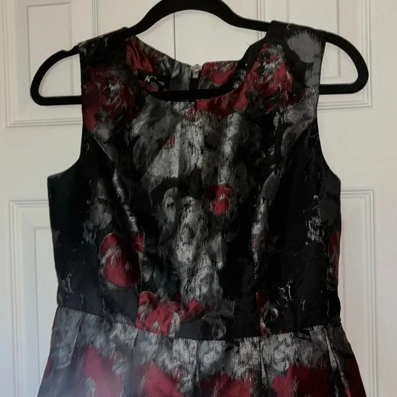 AGB fashion Luxe Floral Jacquard Mini party dress Sz 6 - Picture 5 of 15